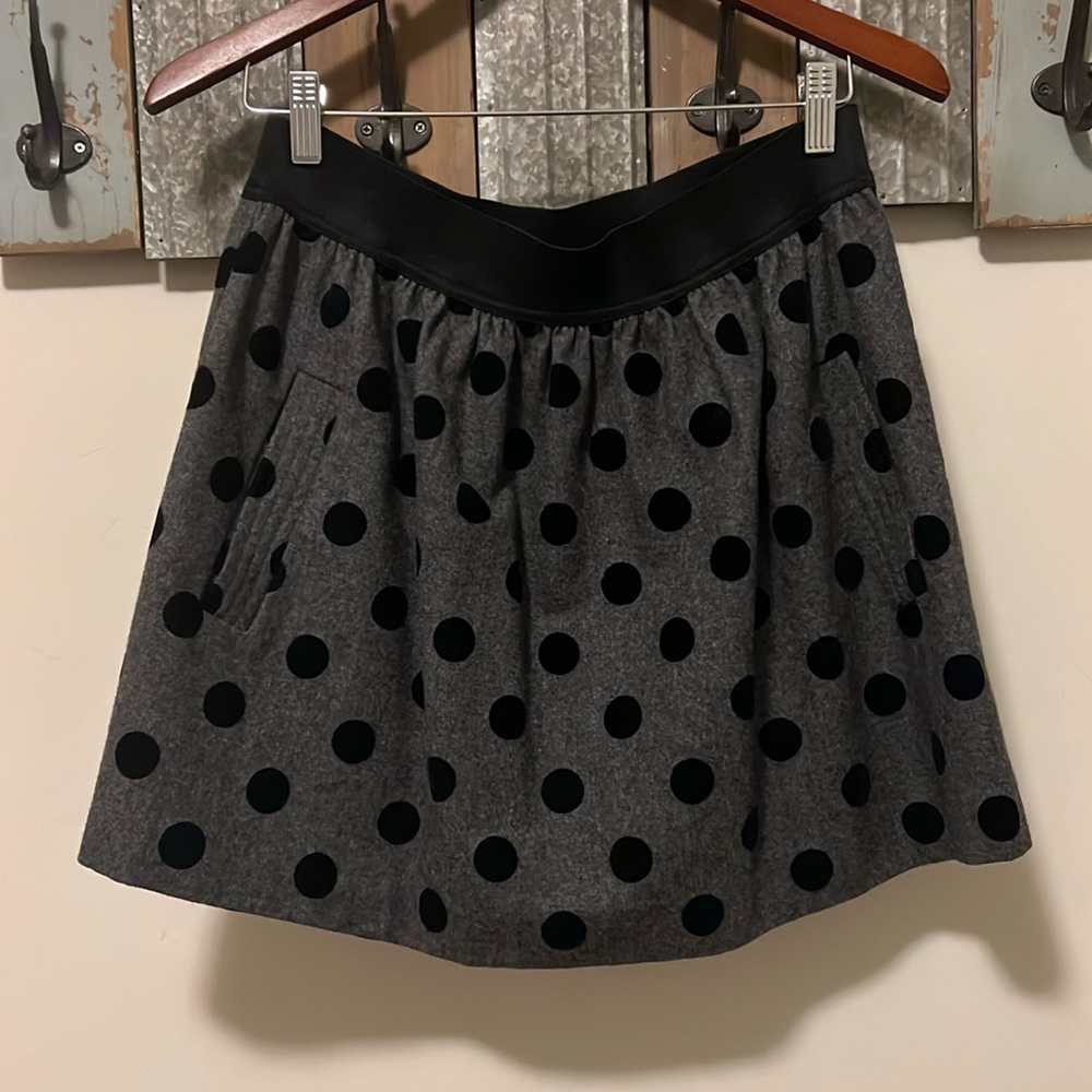 Body by Victoria Skirt Wool blend size medium with pockets